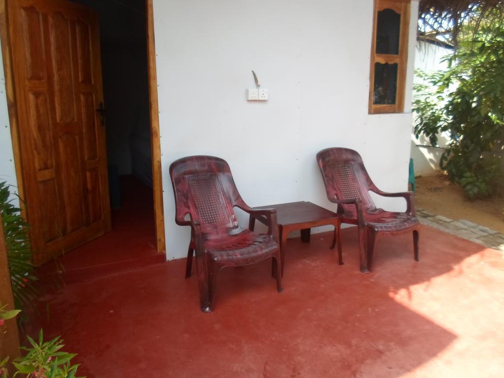 Surf & Sand Hotel Arugambay Arugam Bay Room photo
